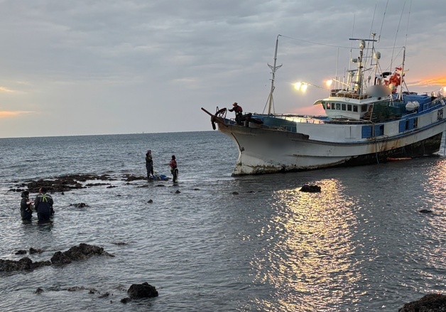 서귀포 앞바다서 29톤급 어선 좌초…승선원 10명 피해 없어