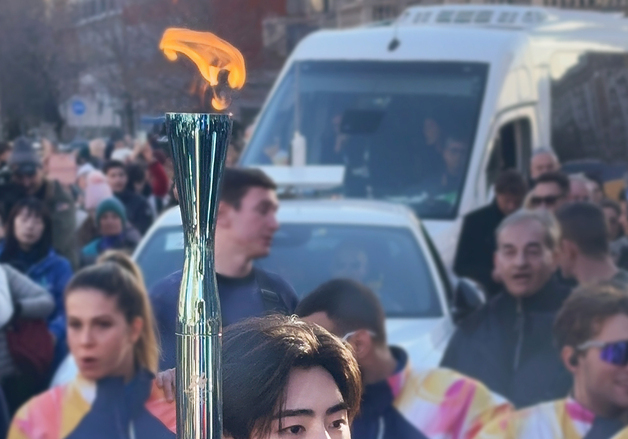 '피겨 국대 상비군 출신' 엔하이픈 성훈, 인생역사 썼다…BTS 진 이어 성화 봉송