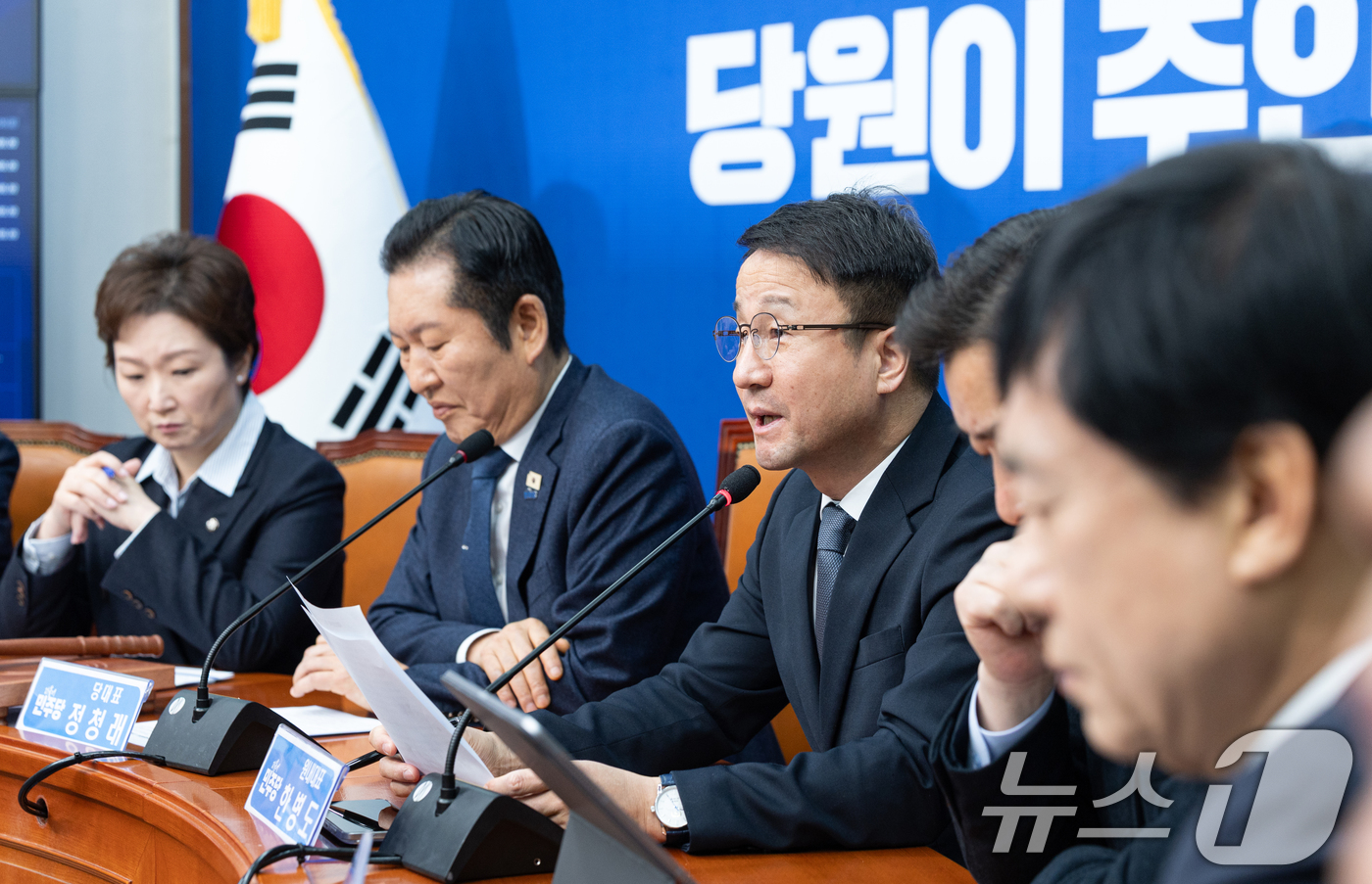 (서울=뉴스1) 이승배 기자 = 한병도 더불어민주당 원내대표가 6일 서울 여의도 국회에서 열린 최고위원회의에서 발언하고 있다. 2026.2.6/뉴스1