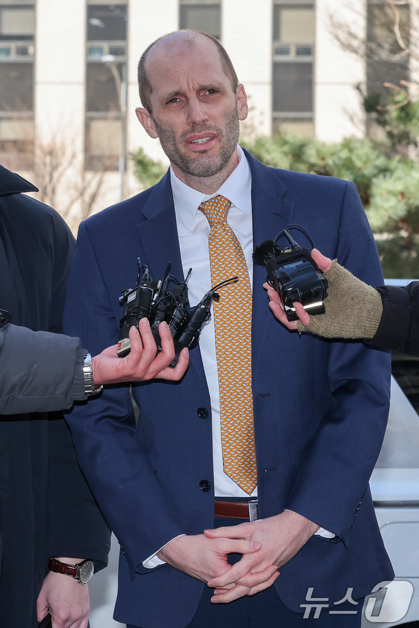 (서울=뉴스1) 안은나 기자 = 해롤드 로저스 쿠팡 한국법인 임시 대표가 6일 오후 마포구 서울경찰청 광역수사단 반부패수사대에서 국회에서의 증언·감정 등에 관한 법률 위반 혐의 등 …