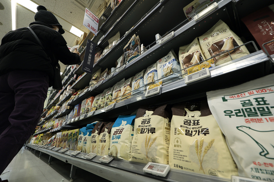 밀가루 담합, 회삿돈으로 사주 슈퍼카 수리…먹거리 업체 1785억 추징