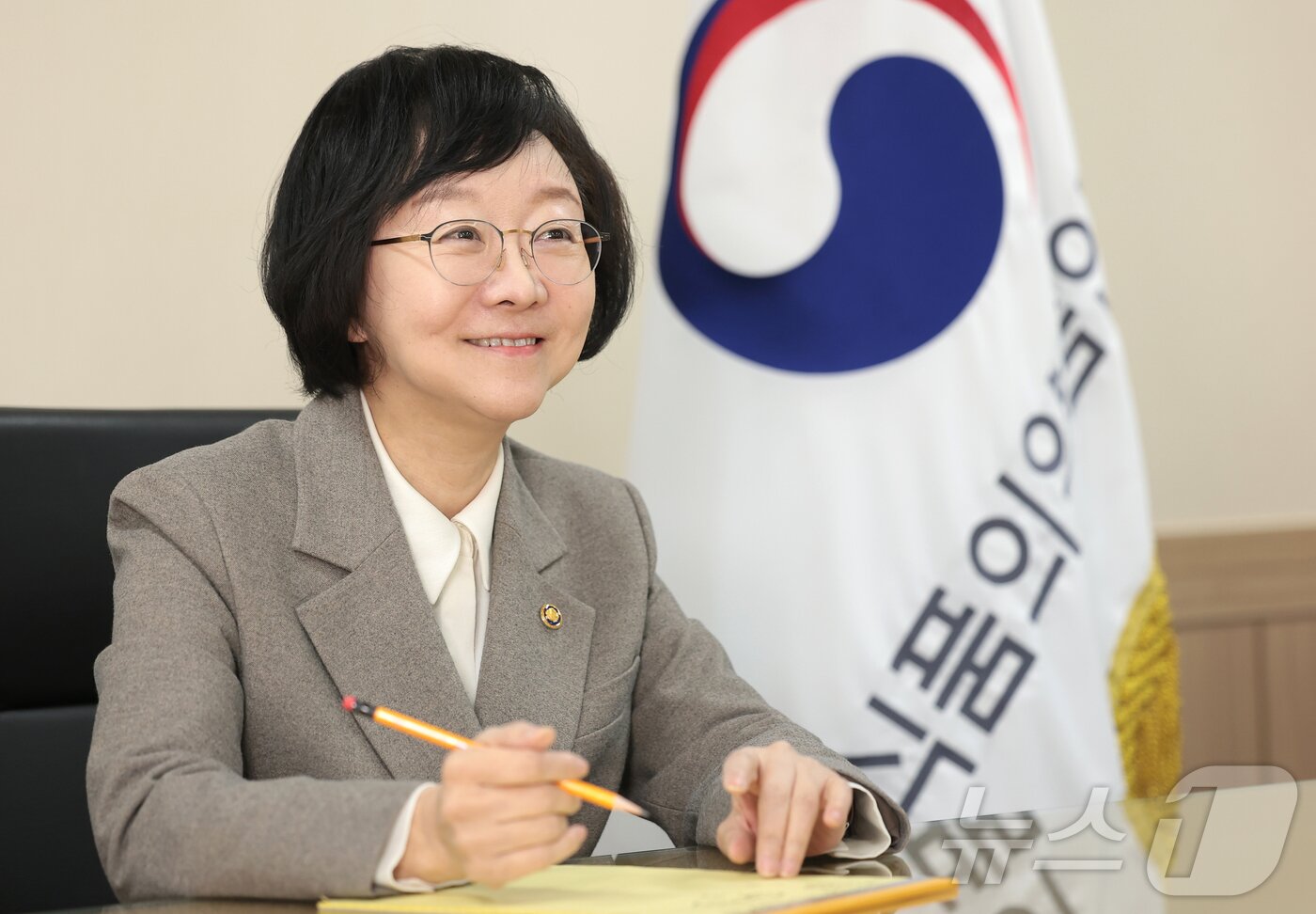 본문 이미지 -  오유경 식약처장은 의약품·의료기기 허가·심사 기간을 세계 최단인 240일로 단축하겠다고 강조했다. ⓒ 뉴스1 권현진 기자