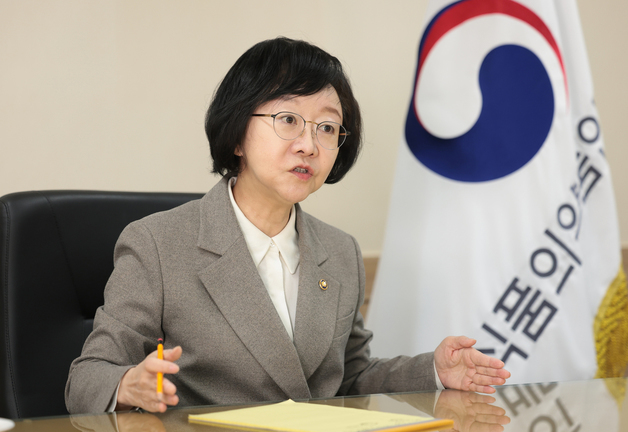 훨훨 나는 K-바이오·K-화장품…식약처장 "세계 진출 돕겠다"