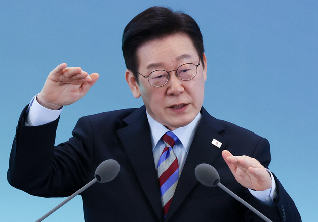 새벽 1시에도 울린 李대통령의 '엑스'…2월 들어 구글 검색량도 '최고치'