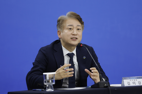 발언하는 김이강 서구청장