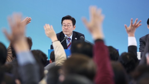 집값 잡기에 진심…李대통령, 설 민심 겨냥 '여론전'