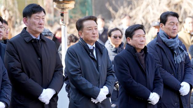 김영환 충북지사 '제천 화재참사' 간접 지원 재차 강조…첫 참배