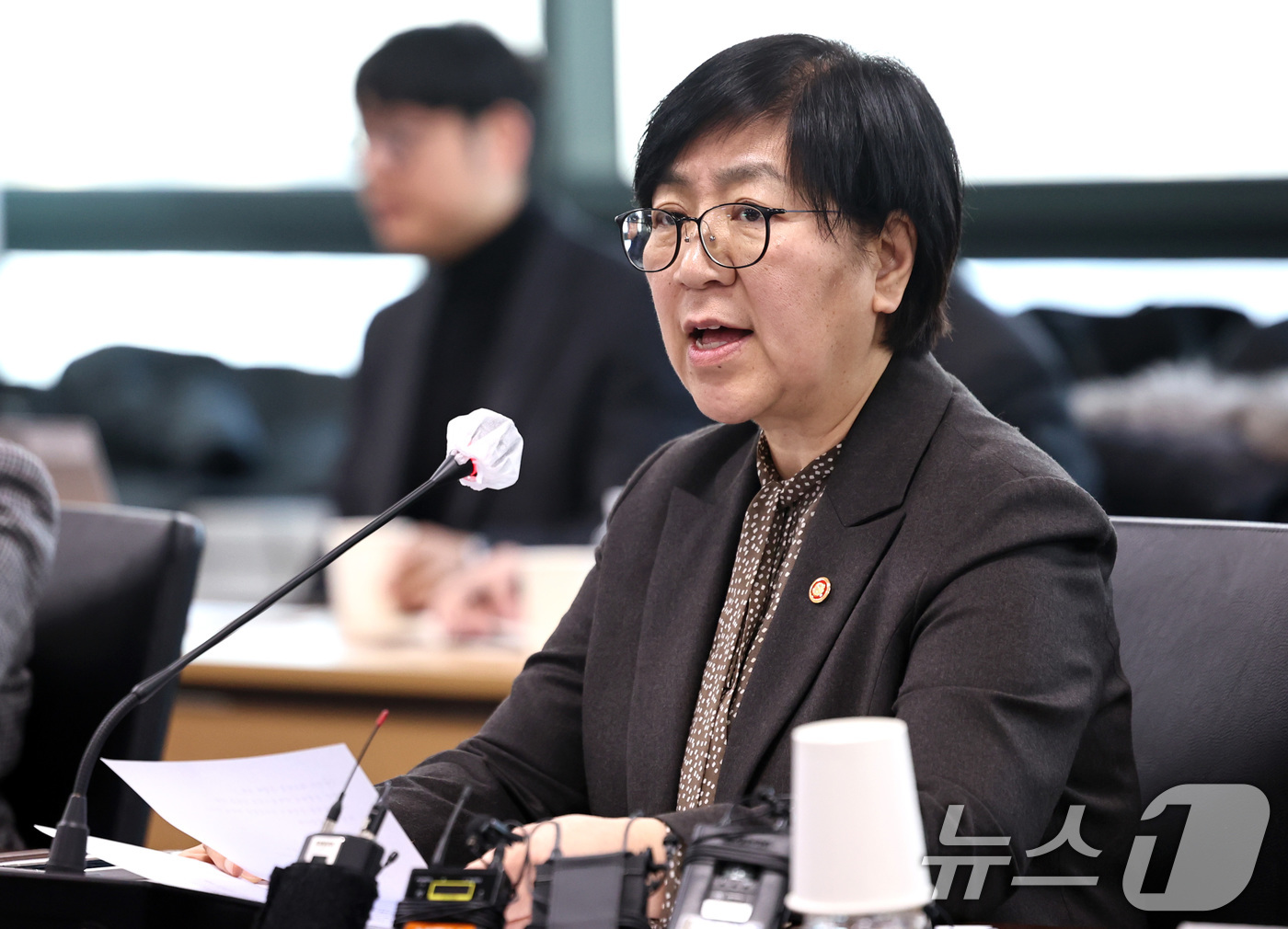 (서울=뉴스1) 구윤성 기자 = 정은경 보건복지부 장관이 6일 오후 서울 서초구 건강보험심사평가원 전문가자문회의장에서 열린 제6차 보건의료정책심의위원회에서 모두발언을 하고 있다. …
