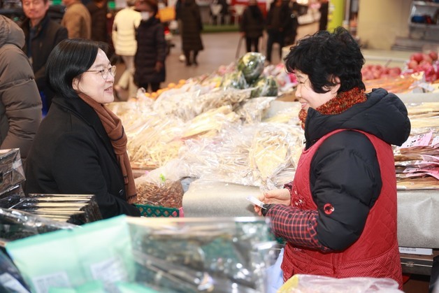 한성숙 중기부 장관, 설 앞두고 아동복지시설 방문