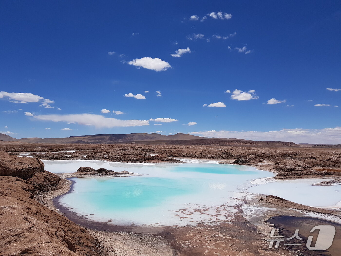 본문 이미지 - 아르헨티나 옴브레 무에르토 리튬 염호(포스코홀딩스 제공)