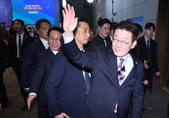 '경남의 마음을 듣다' 타운홀미팅 마친 이재명 대통령