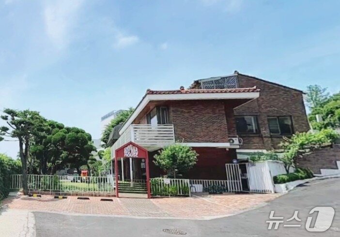 본문 이미지 -  이승철 한남동 건물 전경 (빌딩로드부동산 중개법인 제공) 뉴스1 ⓒ News1 