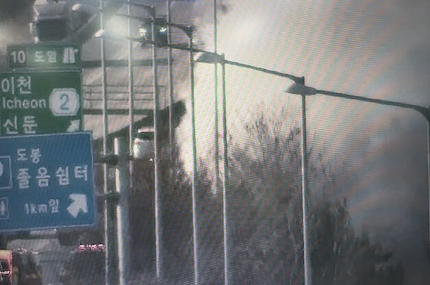 '막 차량 정비했는데'…이천 도로 달리던 마을버스서 불