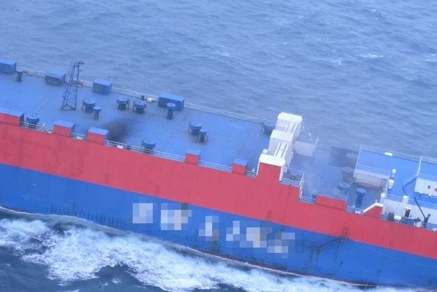 목포행 화물선에 실린 차에서 화재…"제주항으로 회항 중"