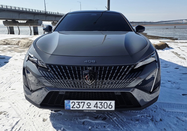 "프렌치 감성+실용성"…푸조 408 스마트 하이브리드[시승기]