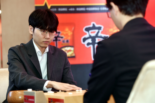 신진서, 이치리키에 '짜릿한 역전승'…한국, '농심배 6연패' 달성(종합)