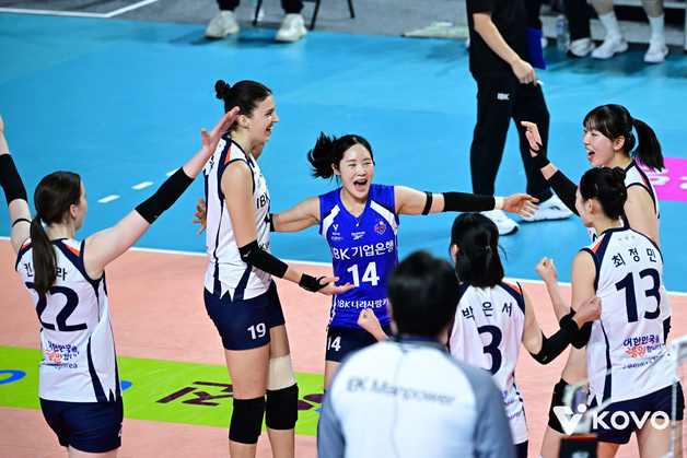 기업은행, 임명옥 공백 딛고 흥국생명 완파…'봄배구' 희망 이어간다