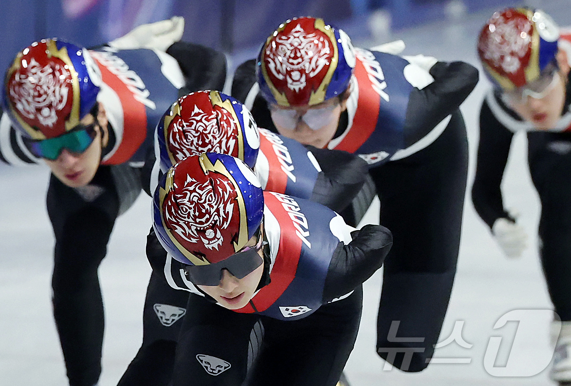 (밀라노=뉴스1) 김진환 기자 = 쇼트트랙 대표팀이 6일(현지시간) 이탈리아 밀라노 아이스 스케이팅 아레나에서 훈련을 하고 있다. 2026.2.6/뉴스1