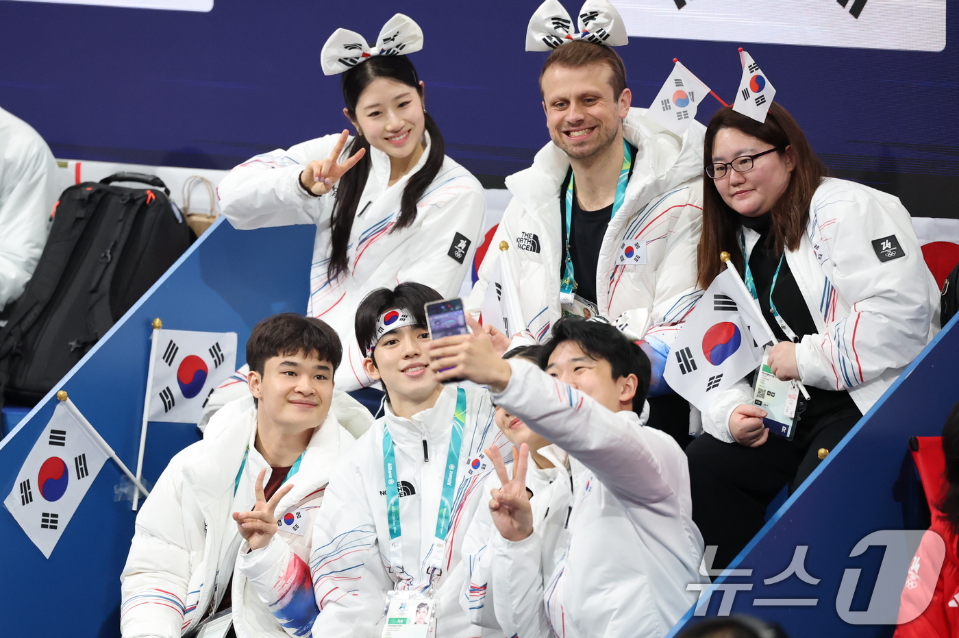 (밀라노=뉴스1) 김진환 기자 = 6일(현지시간) 이탈리아 밀라노 아이스 스케이팅 아레나에서 열린 2026 밀라노·코르티나담페초 동계올림픽 피겨 스케이팅 팀 이벤트(단체전) 여자 …