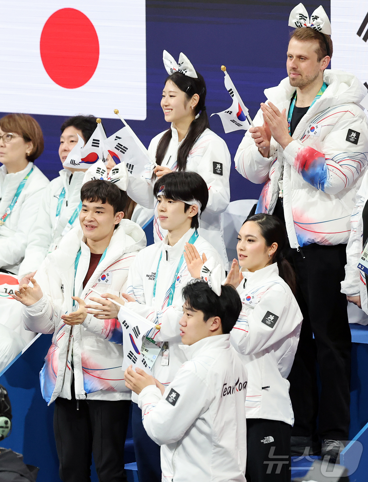 (밀라노=뉴스1) 김진환 기자 = 차준환과 이해인, 김현겸 등 선수들이 6일(현지시간) 이탈리아 밀라노 아이스 스케이팅 아레나에서 열린 2026 밀라노·코르티나담페초 동계올림픽 피 …