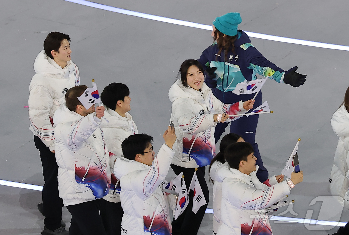 (밀라노=뉴스1) 김성진 기자 = 쇼트트랙 국가대표 김길리가 6일 오후(현지시간) 이탈리아 밀라노 산시로 올림픽 스타디움에서 열린 2026 밀라노·코르티나담페초 동계올림픽대회 개회 …