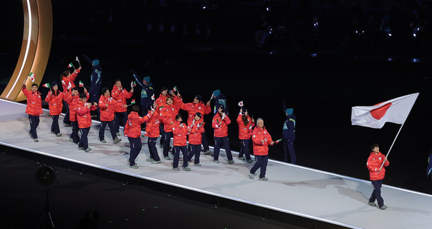 밀라노·코르티나 동계올림픽 입장하는 일본 선수단