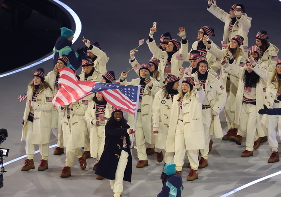 클로이 김 비롯한 미국 선수단 입장