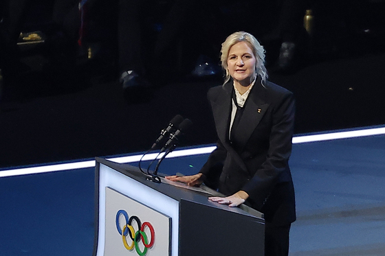 연설하는 코번트리 IOC 위원장