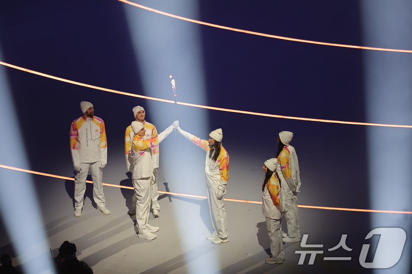 (밀라노=뉴스1) 김성진 기자 = 이탈리아 배구 대표팀 선수들이 6일 오후(현지시간) 이탈리아 밀라노 산시로 올림픽 스타디움에서 열린 2026 밀라노·코르티나담페초 동계올림픽대회 …