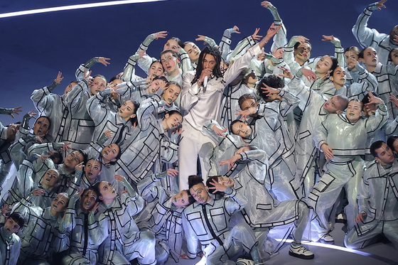 공연 펼치는 갈리