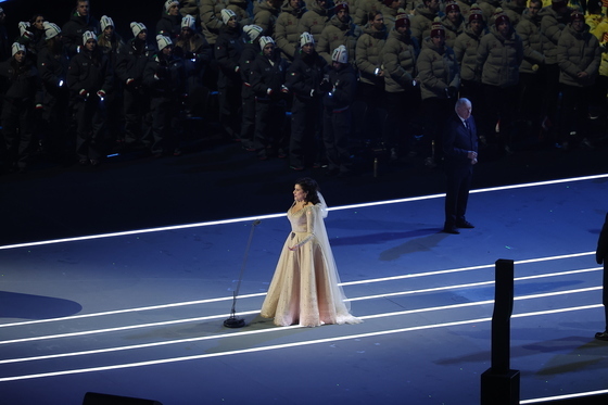 올림픽 찬가 부르는 체실리아 바르톨리