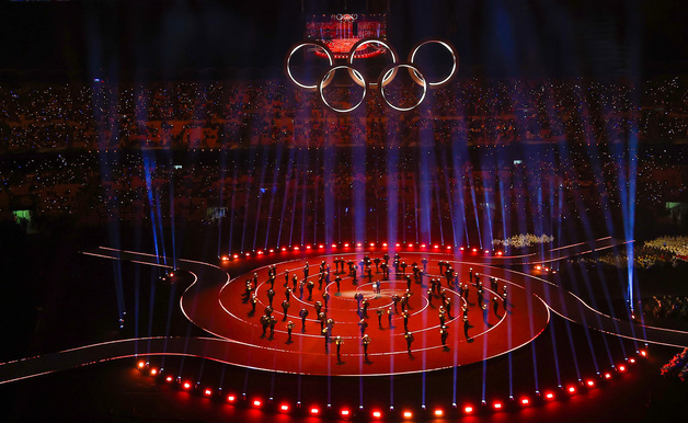 화려한 밀라노 동계올림픽 개회식