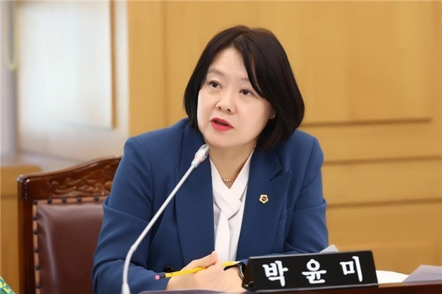 "강원도정 업무보고 생중계 사전준비 미흡…제도적 소통 창구로"