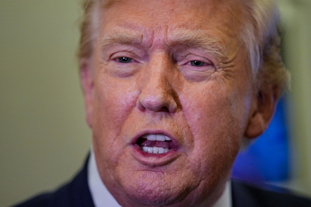 트럼프 "이란, 매우 간절히 합의 원해…핵협상 거부하면 결과 가혹"