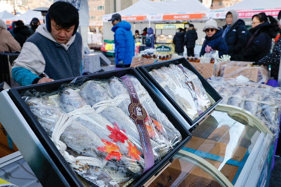 기업 절반 이상, 설 명절에 닷새 쉰다…"설 경기 전년보다 좋다"