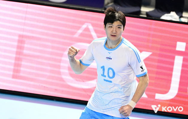 '정지석 23득점' 대한항공, 한국전력 제압…3연승+선두 도약