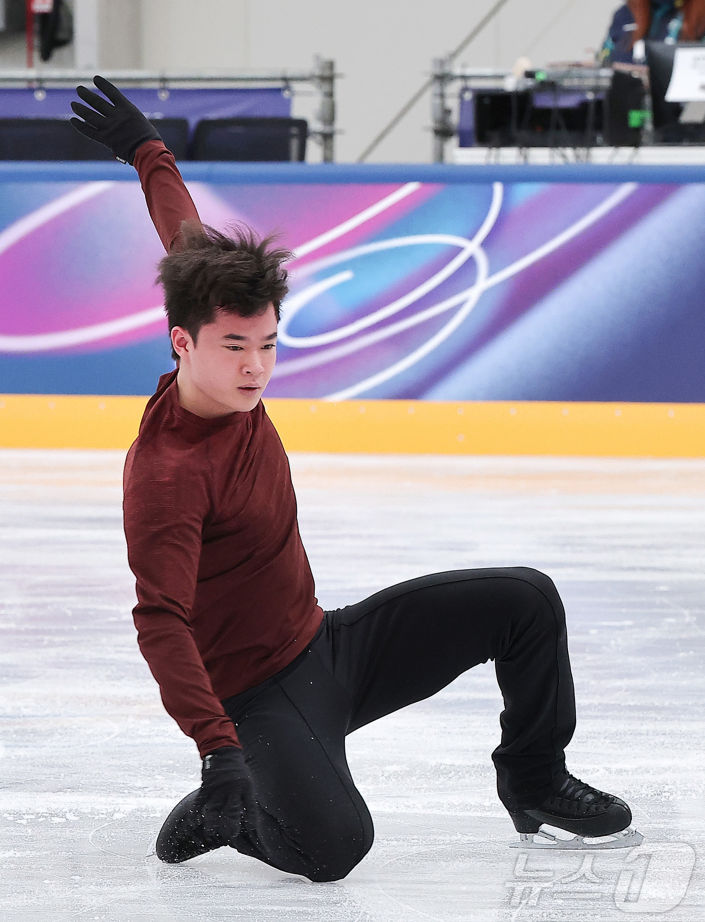 (밀라노=뉴스1) 김성진 기자 = 피겨 김현겸이 7일(현지시간) 이탈리아 밀라노 아이스 스케이팅 아레나 연습 링크에서 훈련을 하고 있다. 2026.2.7/뉴스1