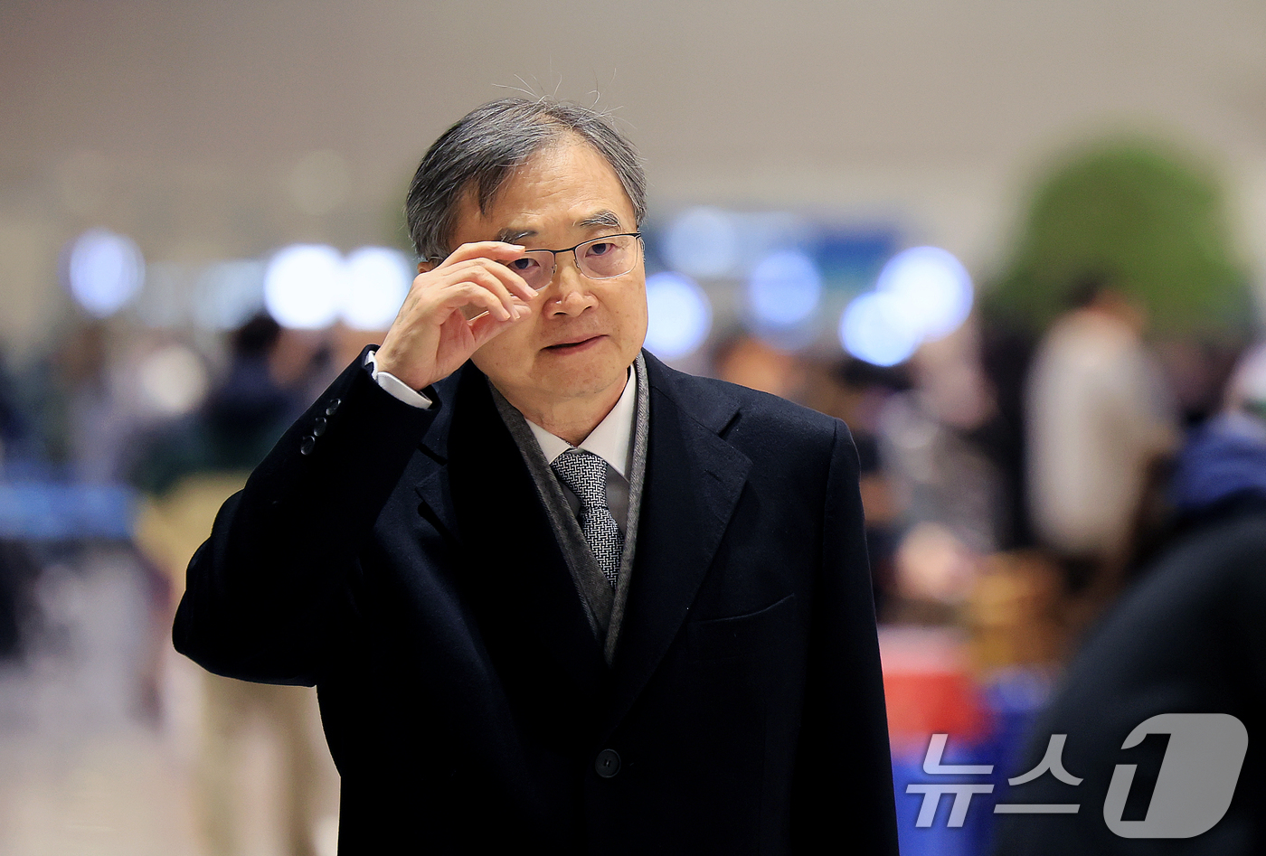 (인천공항=뉴스1) 이호윤 기자 = 조현 외교부 장관이 7일 인천공항 제2터미널을 통해 입국하고 있다. 2026.2.7/뉴스1