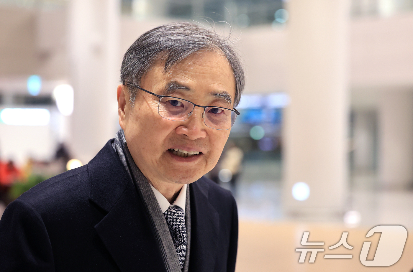 (인천공항=뉴스1) 이호윤 기자 = 조현 외교부 장관이 7일 인천공항 제2터미널을 통해 입국하고 있다. 2026.2.7/뉴스1