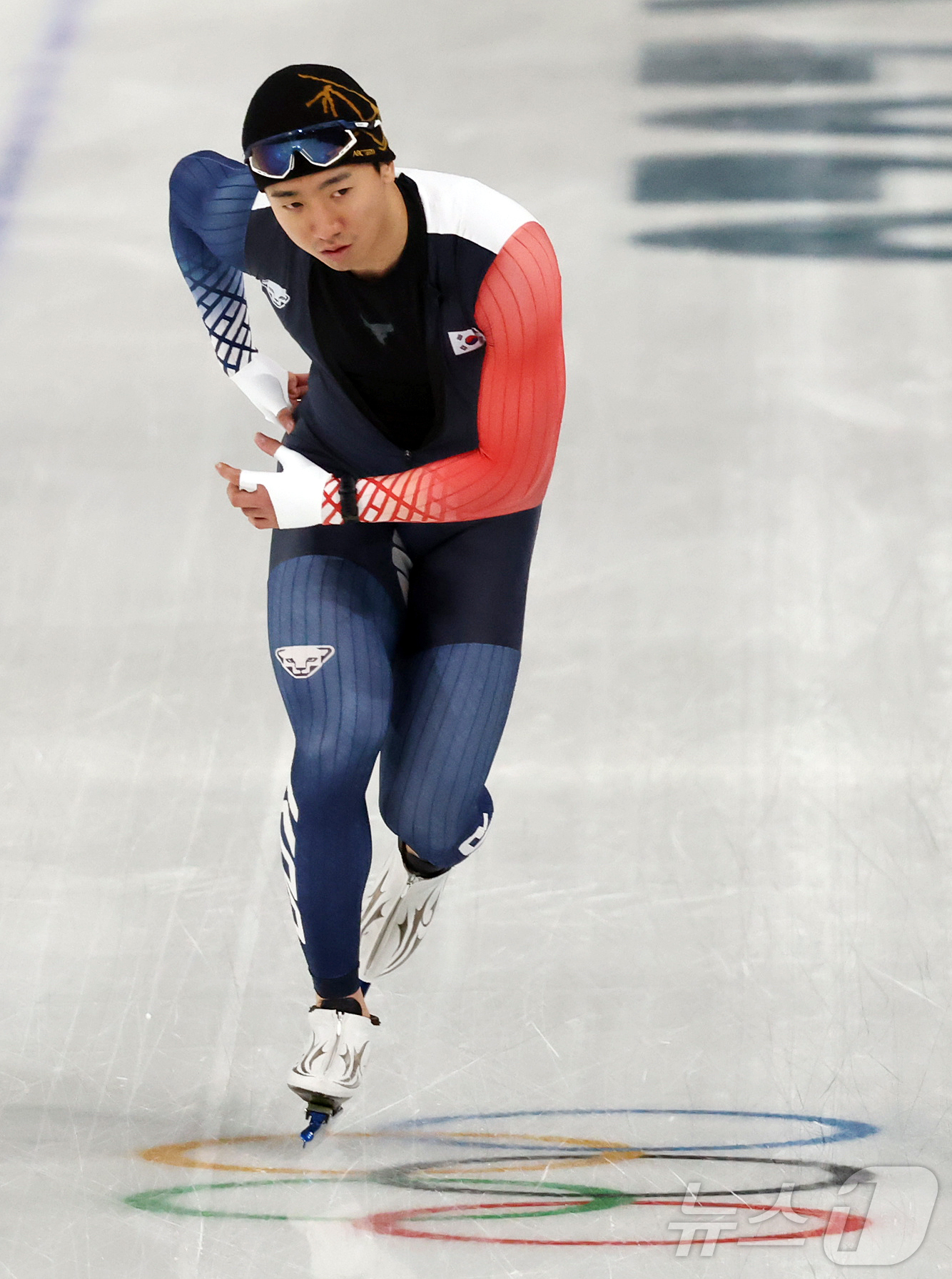 (밀라노=뉴스1) 김진환 기자 = 스피드스케이팅 김준호가 7일(현지시간) 이탈리아 밀라노 스피드스케이팅 스타디움에서 훈련하고 있다. 2026.2.7/뉴스1