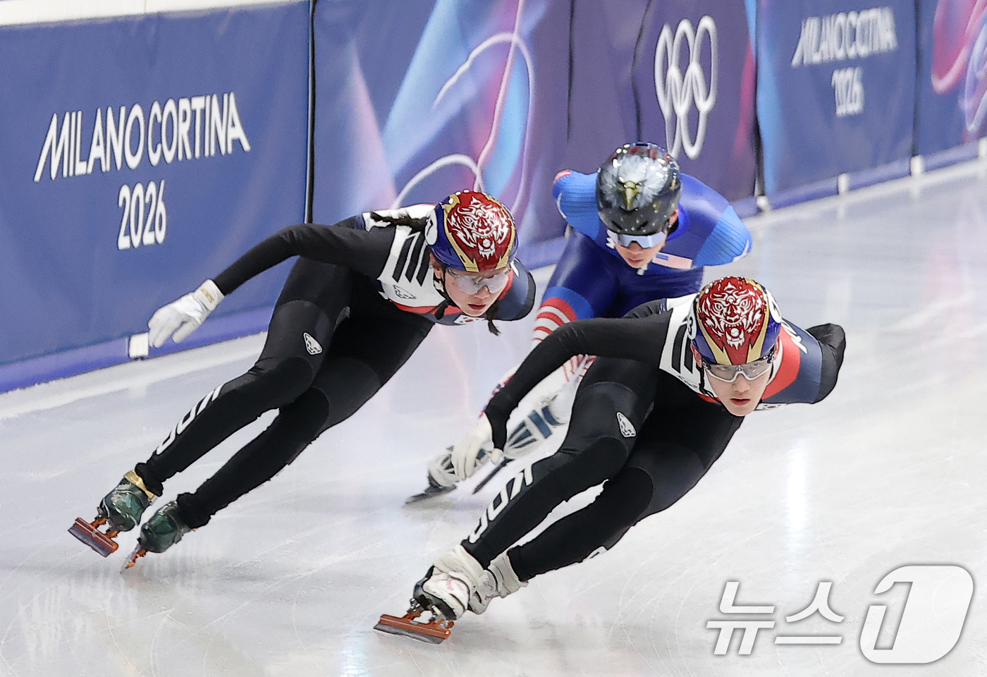 (밀라노=뉴스1) 김성진 기자 = 쇼트트랙 임종언과 심석희가 7일(현지시간) 이탈리아 밀라노 아이스 스케이팅 아레나 연습 링크에서 훈련을 하고 있다. 2026.2.7/뉴스1