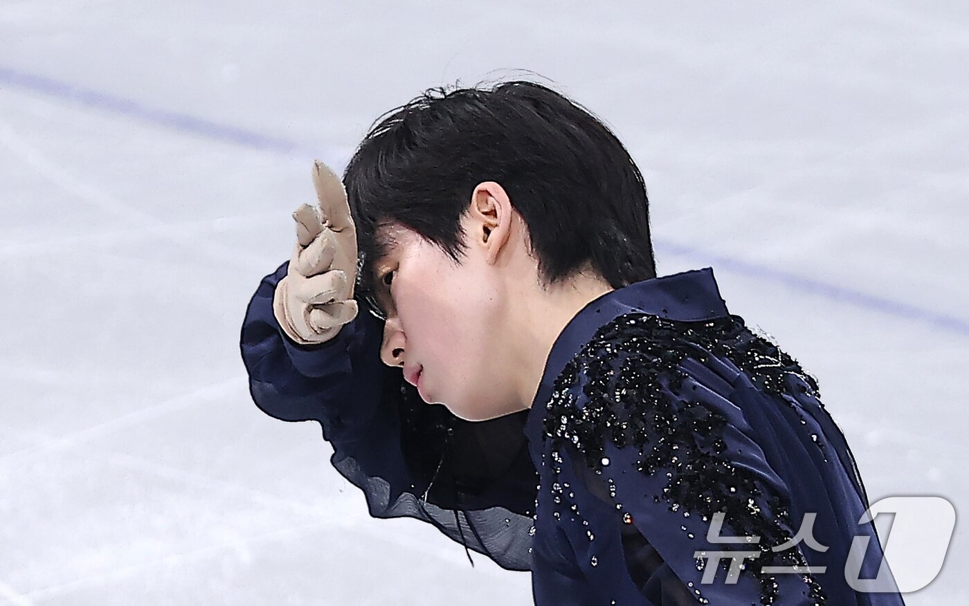 본문 이미지 - 피겨 차준환이 7일(현지시간) 이탈리아 밀라노 아이스 스케이팅 아레나에서 열린 2026 밀라노·코르티나담페초 동계올림픽 피겨 스케이팅 팀 이벤트(단체전) 남자 싱글 쇼트 프로그램에서 연기를 펼치고 있다. ⓒ 뉴스1 김성진 기자