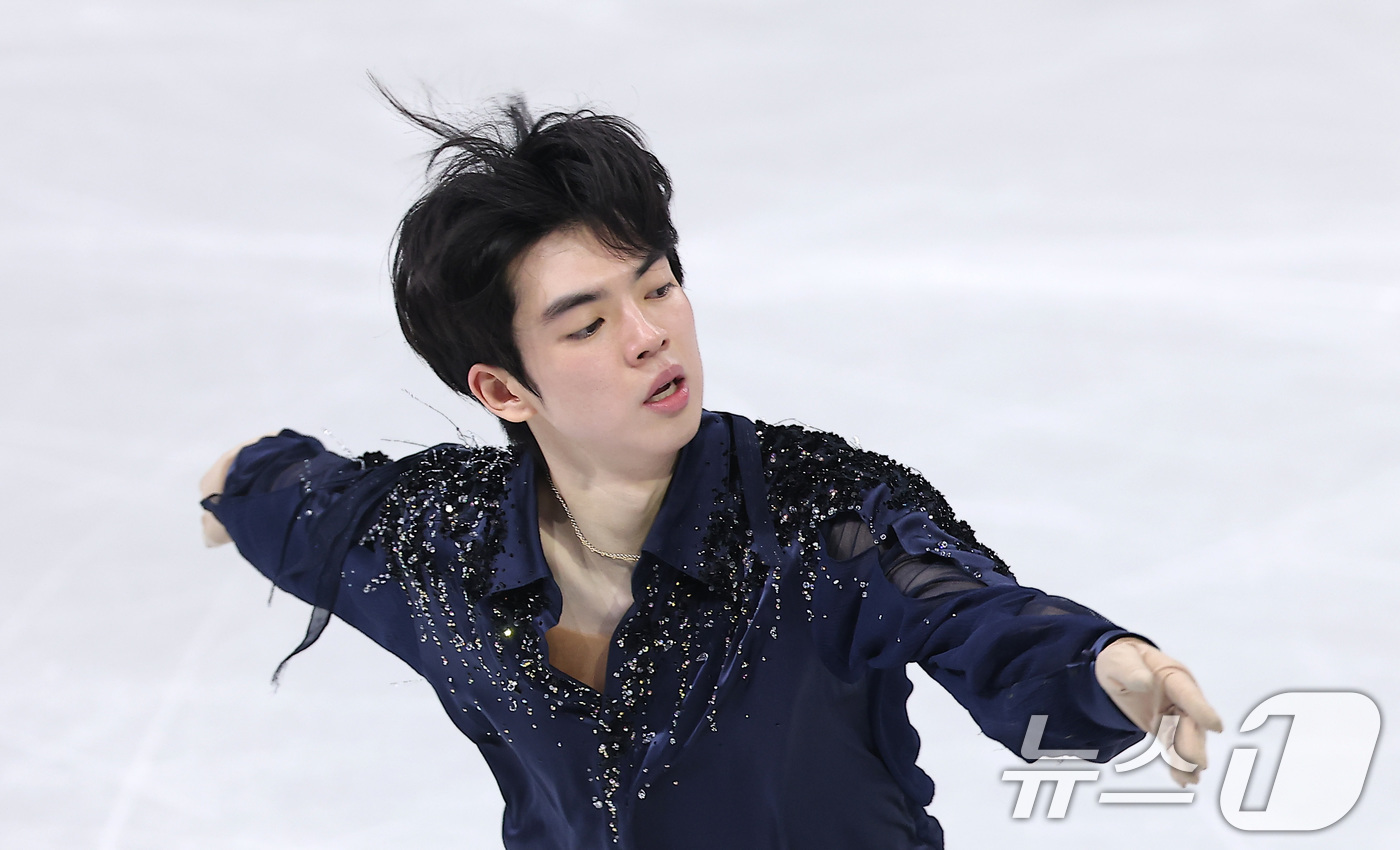 (밀라노=뉴스1) 김성진 기자 = 피겨 차준환이 7일(현지시간) 이탈리아 밀라노 아이스 스케이팅 아레나에서 열린 2026 밀라노·코르티나담페초 동계올림픽 피겨 스케이팅 팀 이벤트( …