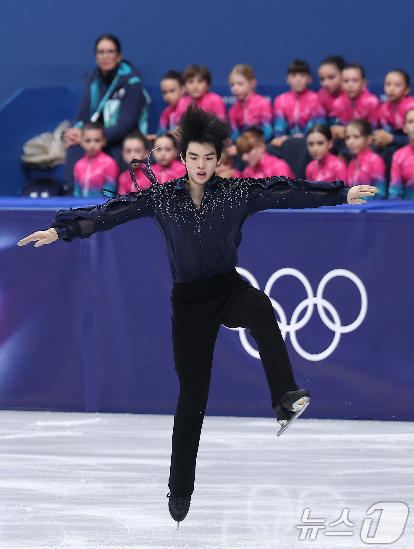(밀라노=뉴스1) 김성진 기자 = 피겨 차준환이 7일(현지시간) 이탈리아 밀라노 아이스 스케이팅 아레나에서 열린 2026 밀라노·코르티나담페초 동계올림픽 피겨 스케이팅 팀 이벤트( …
