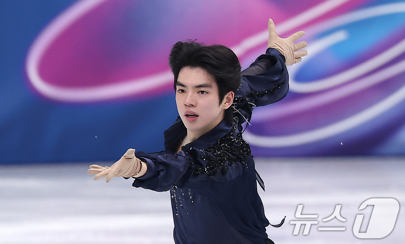 (밀라노=뉴스1) 김성진 기자 = 피겨 차준환이 7일(현지시간) 이탈리아 밀라노 아이스 스케이팅 아레나에서 열린 2026 밀라노·코르티나담페초 동계올림픽 피겨 스케이팅 팀 이벤트( …
