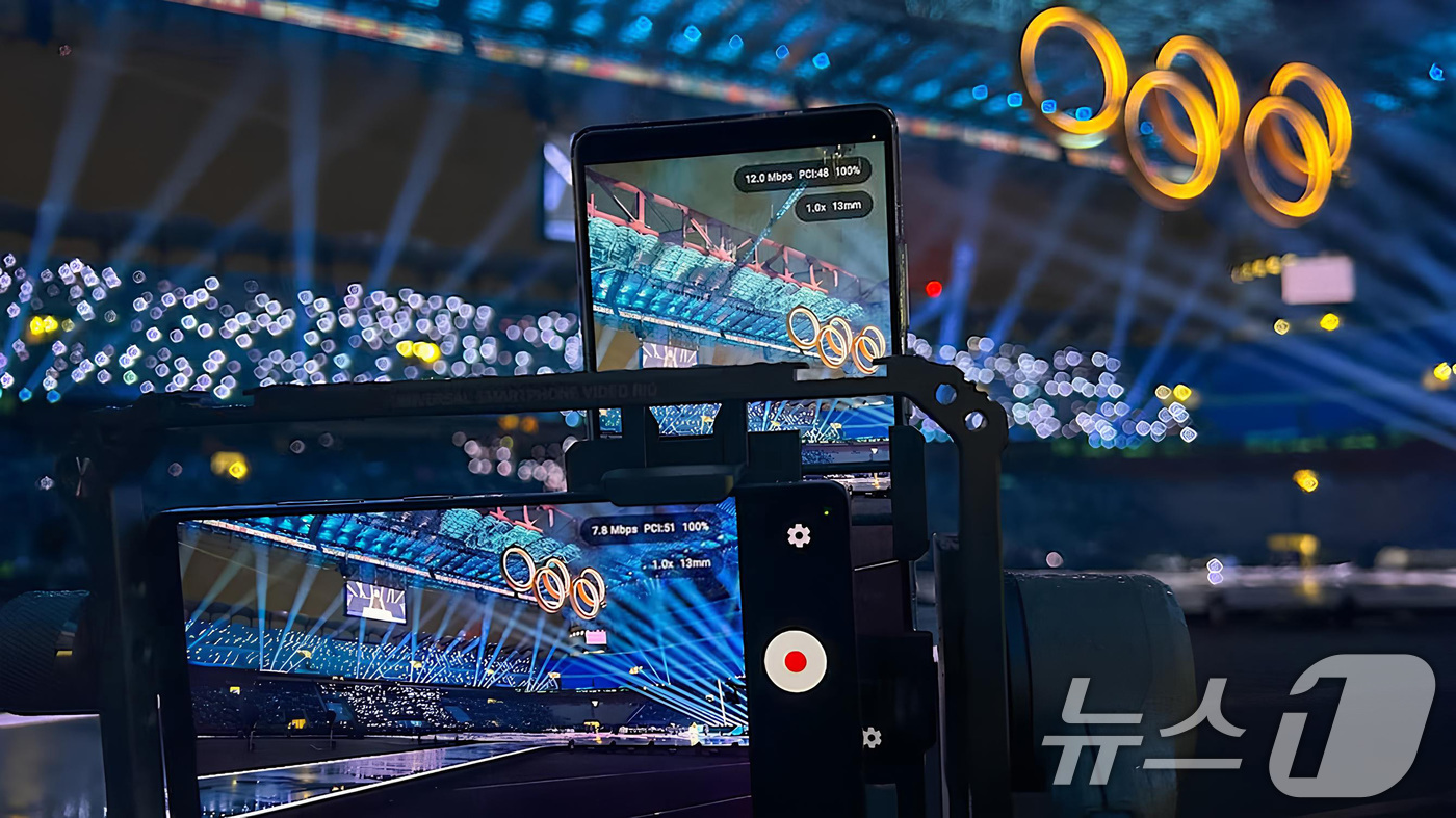(서울=뉴스1) = 삼성전자가 6일(현지시간) 진행된 2026 밀라노 코르티나 동계올림픽 개막식을 '갤럭시 S25 울트라'로 촬영하고 생중계해, 전 세계를 더 가깝게 연결하며 독보 …