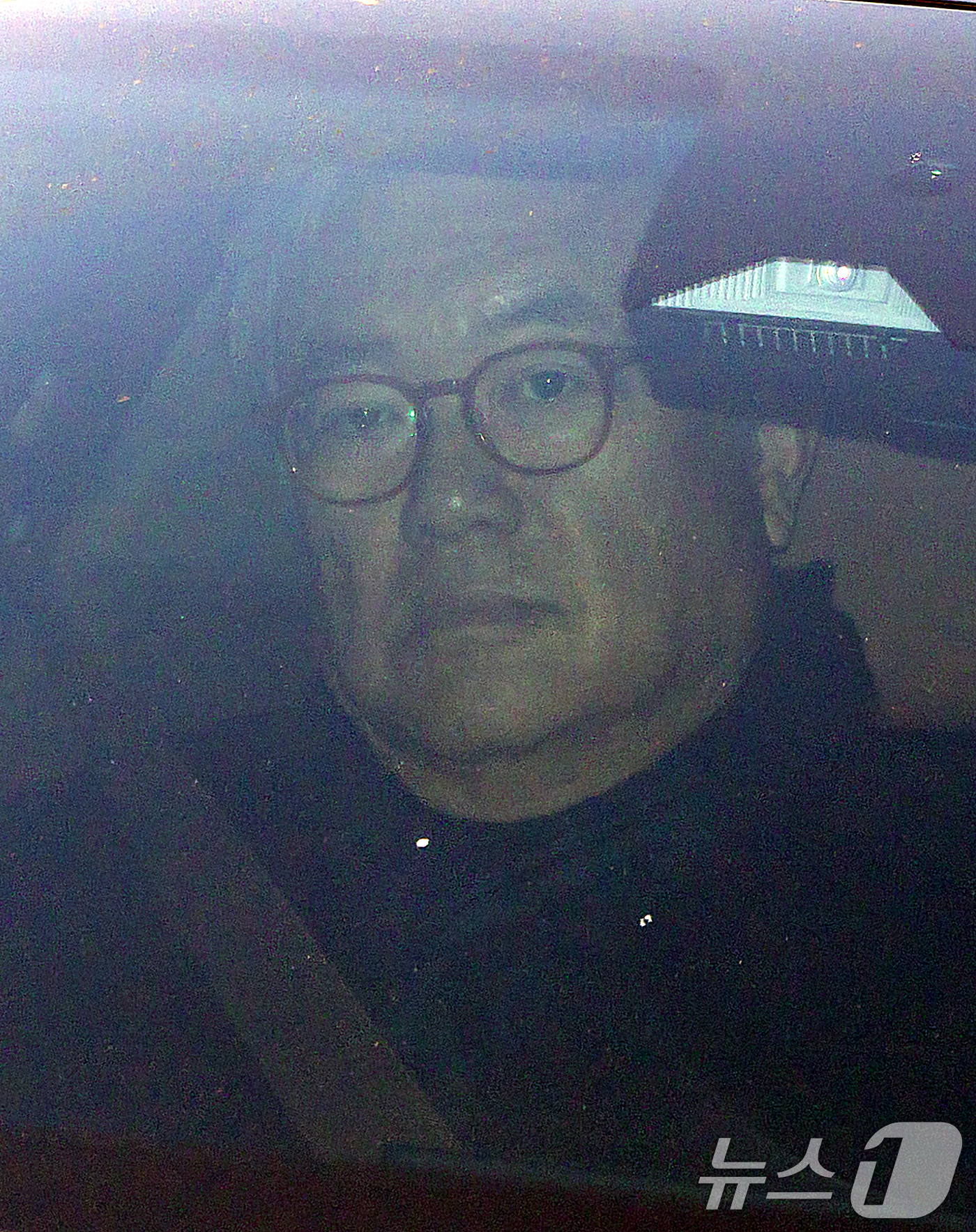 (서울=뉴스1) 오대일 기자 = 공용전자기록 손상 등의 혐의를 받는 정진석 전 대통령 비서실장이 8일 오전 서울 종로구 경찰청 3대 특검 특별수사본부에서 피의자 신분으로 조사를 받 …