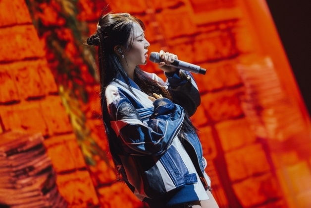 문별, 홍콩서 亞 투어 피날레 장식…압도적 무대 장악력