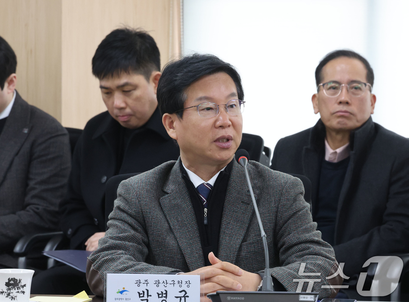 (광주=뉴스1) 박지현 기자 = 8일 오전 광주 동구청 3층 상황실에서 열린 '자치분권 강화를 위한 행정통합 간담회'에서 박병규 광주 광산구청장이 모두발언하고 있다. 2026.2. …