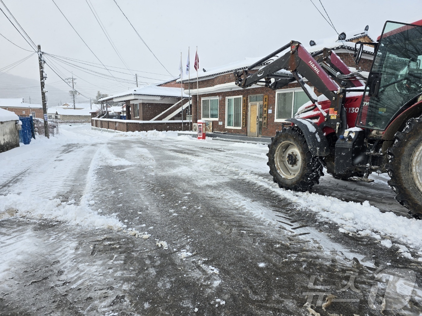 (순창=뉴스1) 유경석 기자 = 전북 지역 곳곳에 많은 눈이 내린 8일 전북 순창 복흥면 일원에 눈이 쌓여 있다. 2026.2.8/뉴스1